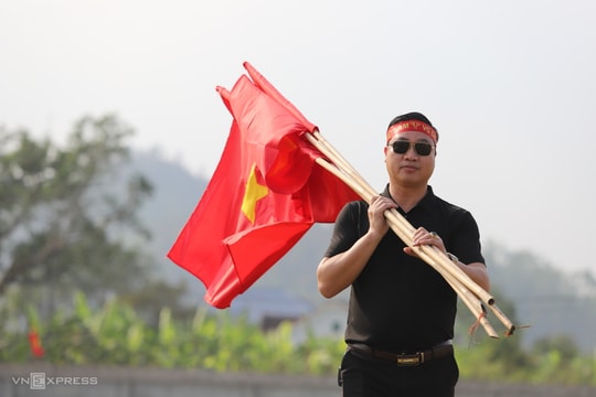 Quê nhà tiếp sức cho cầu thủ Đình Bắc và U23 Việt Nam