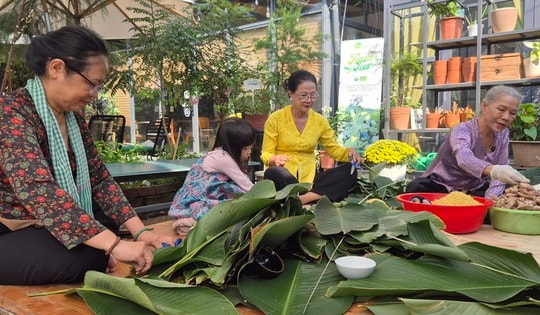 Nở rộ dịch vụ "độc lạ" ngày Tết