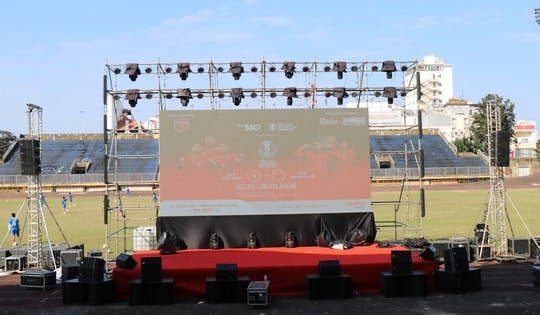 Cận cảnh màn hình LED 'khủng' ở Huế tiếp lửa U23 Việt Nam đấu U23 Trung Quốc