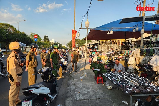 TP Hồ Chí Minh quyết liệt xử lý tình trạng lấn chiếm vỉa hè, lòng đường