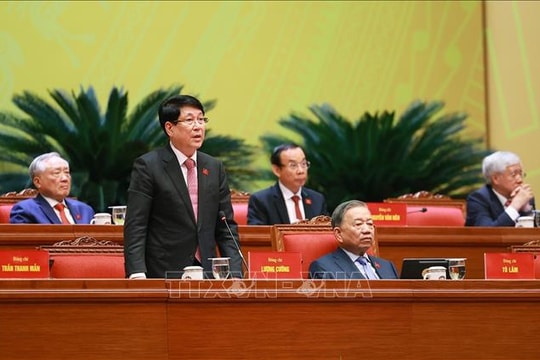 Thông cáo báo chí về ngày làm việc thứ hai Đại hội đại biểu toàn quốc lần thứ XIV của Đảng