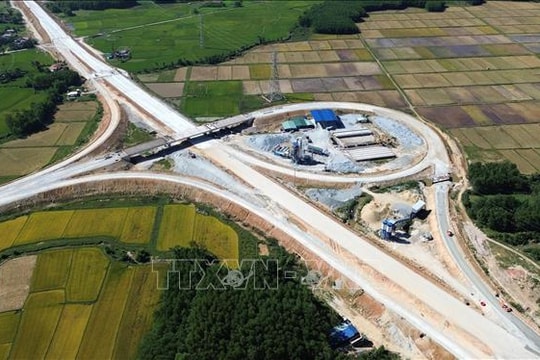 Rà soát, đầu tư nâng cấp hoàn thiện các tuyến đường bộ cao tốc đã đầu tư theo quy mô phân kỳ