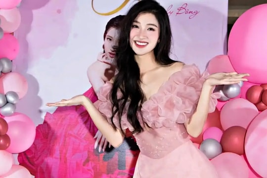 Phương Nhi tôn nhan sắc với váy áo hồng