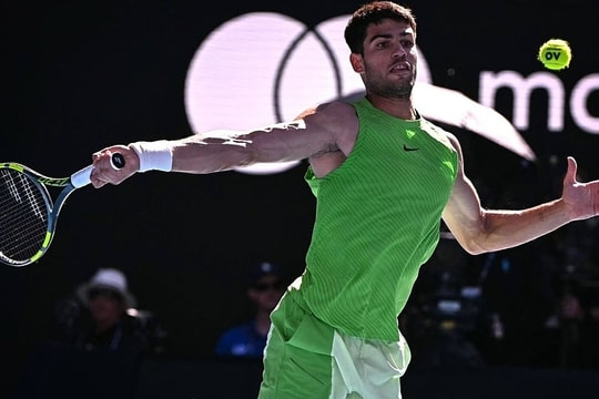 Alcaraz tốn 78 phút cho set đầu Australia Mở rộng