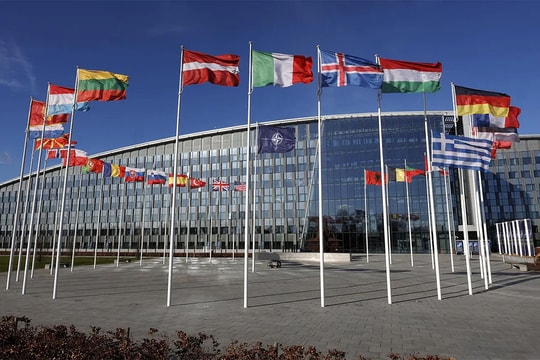 Mỹ có thể rút 200 nhân sự ở loạt cơ quan NATO