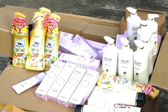 Thuê nhiều người đánh giá '5 sao' để bán hàng tấn mỹ phẩm giả