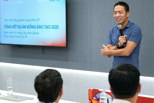 Sinh viên trình bày đồ án game trước chủ tịch VNG