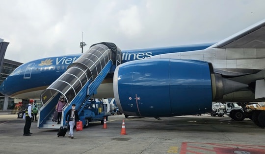 Vé Tết vẫn "sốt cao"