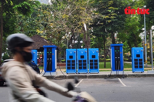 TP Hồ Chí Minh ban hành quy định về việc lắp đặt tủ đổi pin xe máy điện
