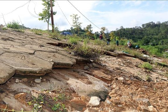 Công bố tình huống khẩn cấp sạt lở công trình kè bờ biển xã Hoằng Thanh