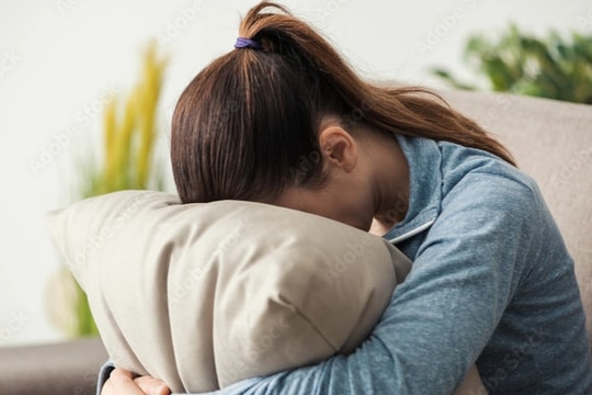 Bí mật chồng giấu dưới gối đẩy tôi vào lựa chọn đau đớn