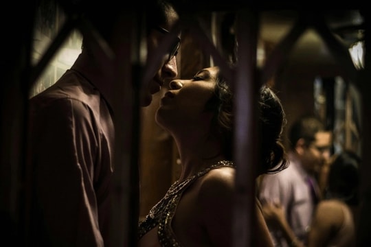 Đêm họp lớp sau 20 năm, tôi và tình đầu đã tìm lại tình yêu đánh mất