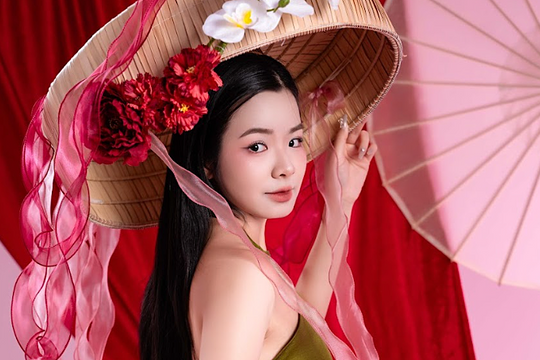 Nữ bác sĩ Gen Z 'lột xác' nhờ kỷ luật ăn sạch, tập nặng