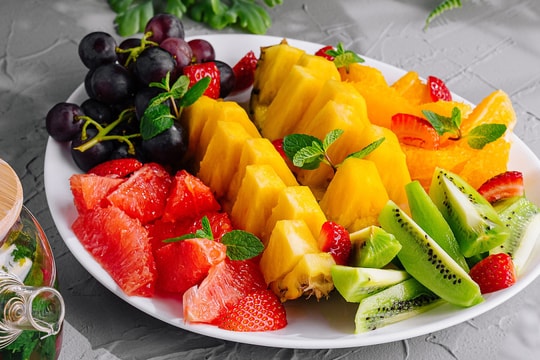 Suýt mất mạng vì giảm cân bằng chế độ ăn thuần trái cây