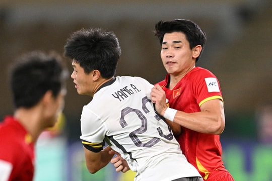 Đội trưởng U23 Trung Quốc hiểu nhầm Đình Bắc