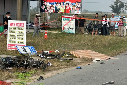 Xe tải tông loạt xe đạp điện trước cổng trường, hai người tử vong