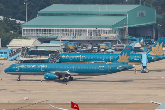 Giá vé máy bay, tàu Tết tăng cao dù nguồn cung kỷ lục