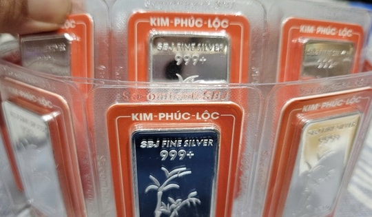 Giá bạc hôm nay 22-1: Bất ngờ lao dốc