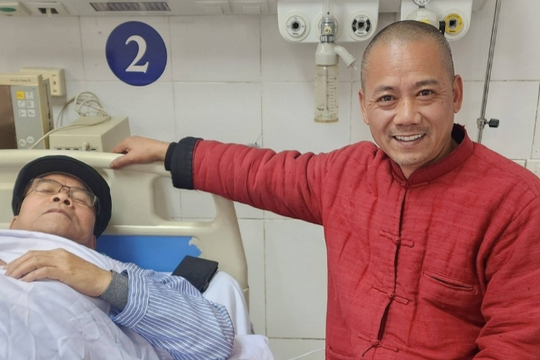 NSND Trần Nhượng nhập viện