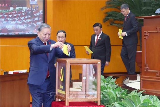 Ban Chấp hành Trung ương Đảng khóa XIV bỏ phiếu bầu Tổng Bí thư