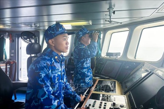 Chiến sĩ tàu tuần tra trên biển gửi trọn niềm tin vào Đại hội XIV của Đảng