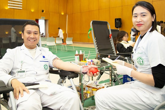 Bệnh viện Bạch Mai lo thiếu máu cấp cứu dịp Tết