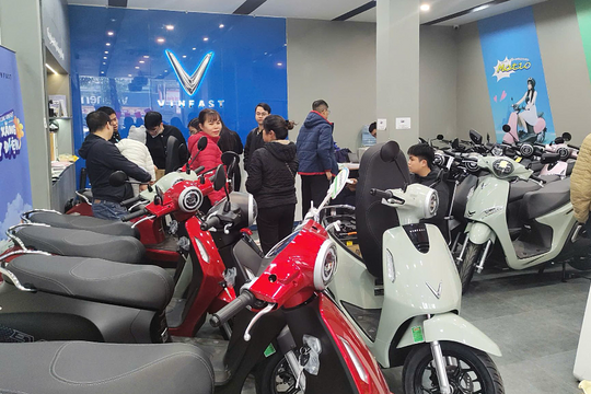 Chủ đại lý VinFast: Doanh số xe máy điện tăng 4 lần
