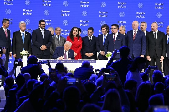 Việt Nam dự lễ ký Hiến chương Hội đồng Hòa bình