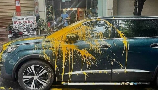 'Bị ôtô đỗ chắn cửa, chủ nhà tức tối đập phá thì chỉ thiệt thân'