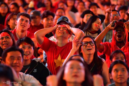 Người hâm mộ tiếc nuối khi U23 Việt Nam 'đánh rơi' chiến thắng