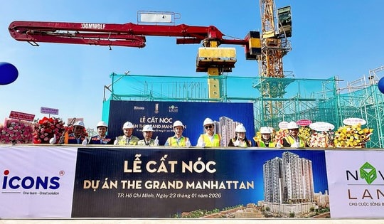 The Grand Manhattan tăng tốc về đích, chính thức cất nóc tháp cuối cùng