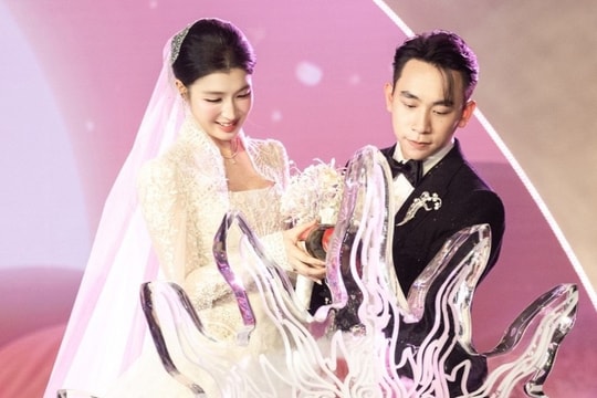 Hình ảnh Phương Nhi và doanh nhân Minh Hoàng trong lễ cưới