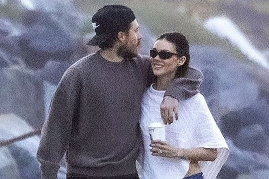 Brooklyn Beckham lộ diện