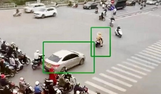 CSGT Hà Nội dẫn đường, đưa sản phụ đến bệnh viện an toàn