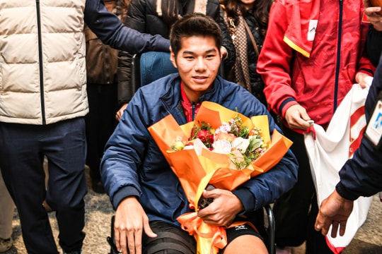 U23 Việt Nam về nước trong vòng tay người hâm mộ