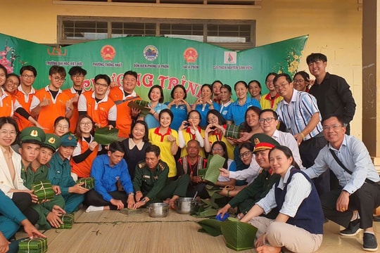 Xuân Biên phòng ấm lòng dân bản trên biên giới Ia Pnôn