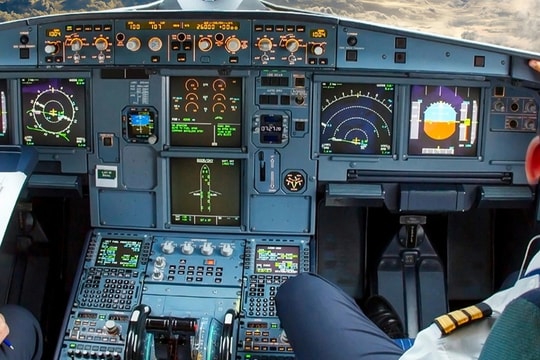 Trung Quốc: Cơ trưởng đấm cơ phó ở buồng lái khi máy bay trên đường băng