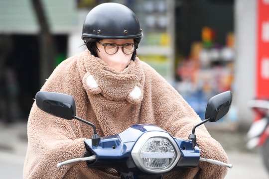 Người nước ngoài 'sốc lạnh' trong mùa đông Hà Nội