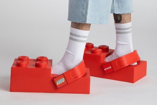Dép Crocs hình viên gạch Lego