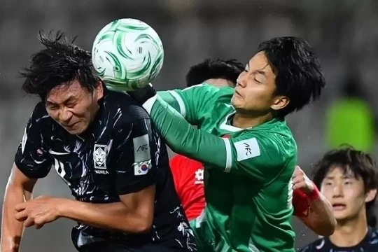 Dung mạo gây sốt của thủ môn Cao Văn Bình