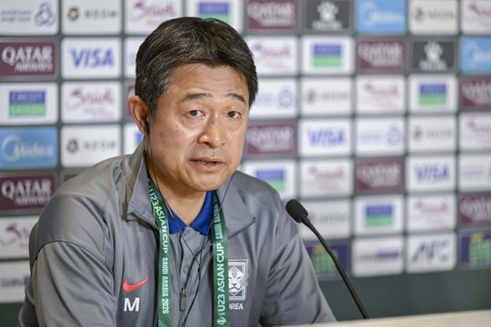 HLV Hàn Quốc chán nản khi thua Việt Nam