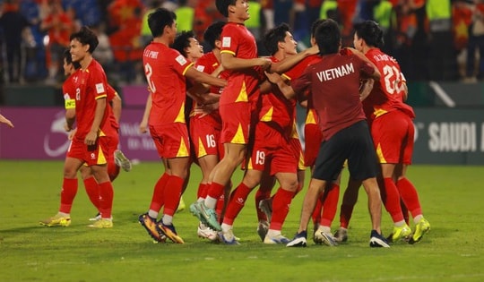 HLV Kim Sang Sik nói gì sau chiến thắng nghẹt thở của U23 Việt Nam?