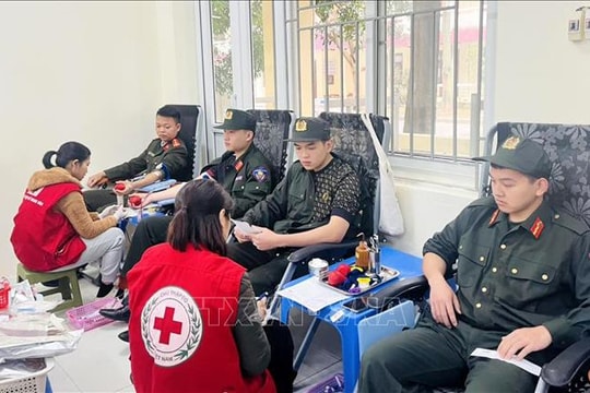 Ngày 'Chủ nhật Đỏ' góp phần cứu chữa người bệnh dịp Tết