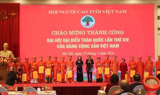 Người cao tuổi chào mừng thành công Đại hội XIV của Đảng