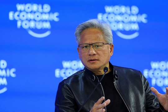 Tranh luận 'AI tạo ra hay cướp việc làm nhiều hơn'