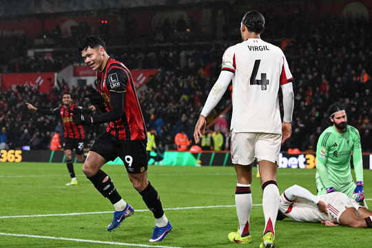 Liverpool thua ở phút bù thứ 5