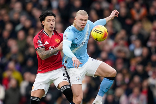 Scholes tiếp tục chế giễu trung vệ Man Utd