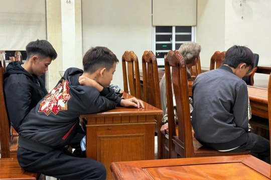 Nhóm 'Đi bão' va chạm xe máy khiến 3 thành viên tử vong giữa đường