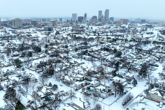 Loạt bang Mỹ chìm trong tuyết giữa đợt băng giá nghiêm trọng