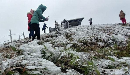 Không khí lạnh rất mạnh đổ bộ, bỏ túi ngay 2 "thần dược" giữ ấm cơ thể cực tốt